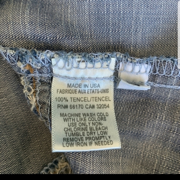 Anthropologie Cloth & Stone Chambray Button Down - Picture 4 of 4